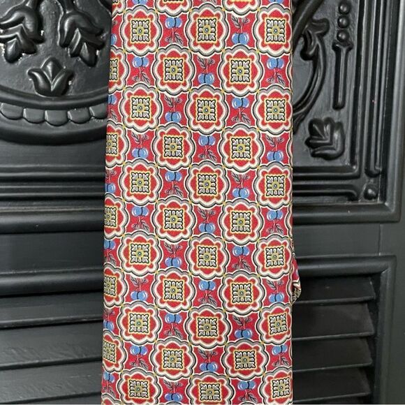 Burberry Berry Geo novelty print silk men’s necktie Red blue yellow‎ - Picture 1 of 6